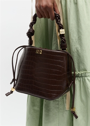 A6697 Ganni bou croco bucket bag Chocolate Fondant Ganni 